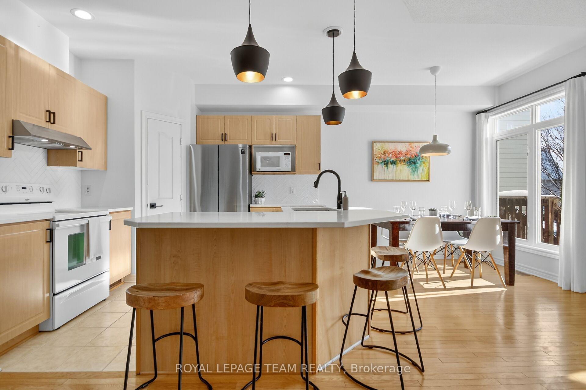 Photo 4 of 293 Waymark Crescent, Ottawa, Kanata - Bridlewood — HOMEH