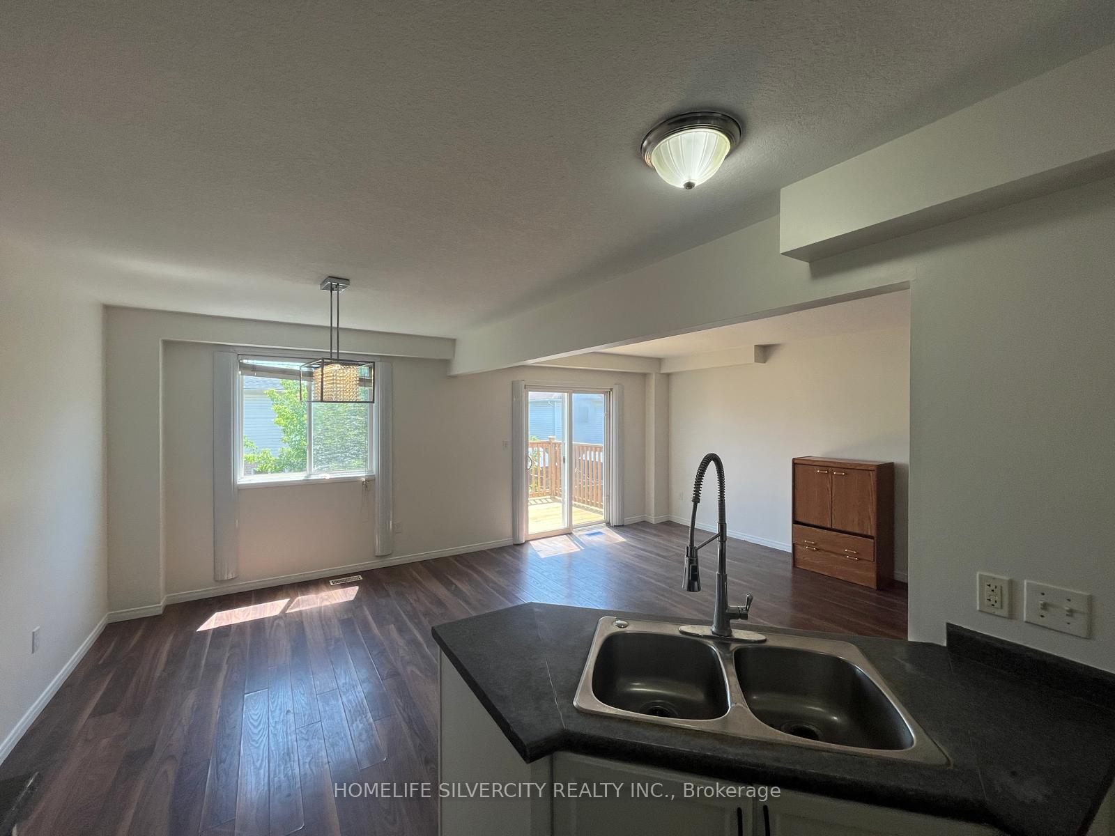 Photo 6 of 136 Prosperity Drive, Kitchener, Larentian West — HOMEH
