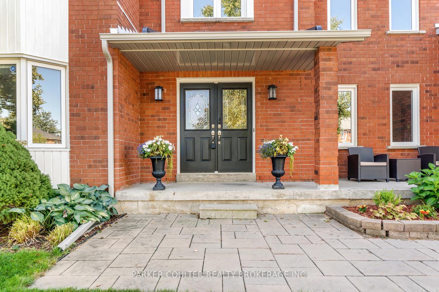 Photo 2 of 2725 Shering Crescent, Innisfil, Stroud — HOMEH