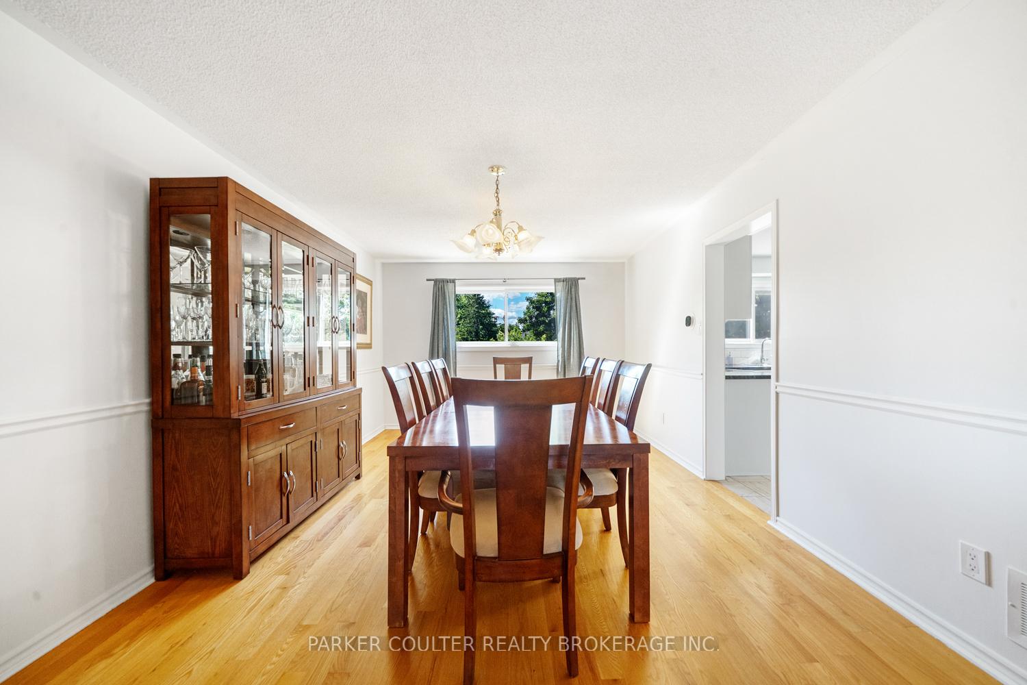 Photo 7 of 2725 Shering Crescent, Innisfil, Stroud — HOMEH