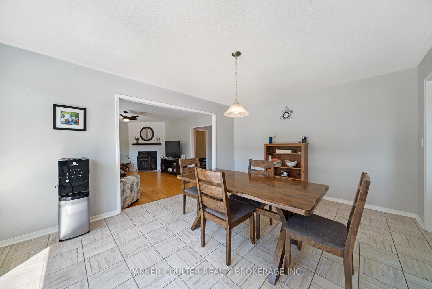 Photo 13 of 2725 Shering Crescent, Innisfil, Stroud — HOMEH