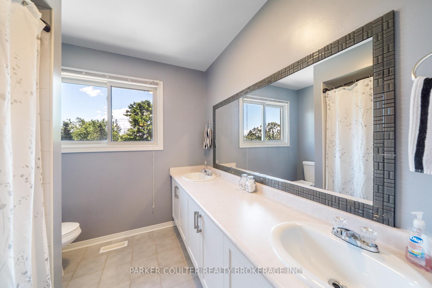 Photo 24 of 2725 Shering Crescent, Innisfil, Stroud — HOMEH