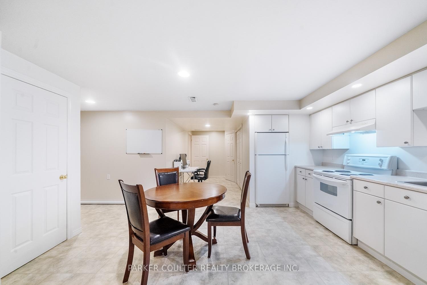 Photo 34 of 2725 Shering Crescent, Innisfil, Stroud — HOMEH