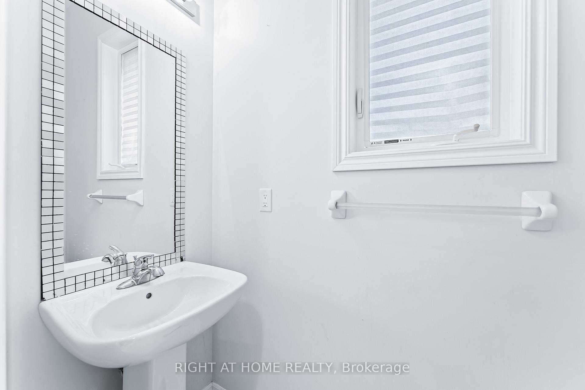 Photo 2 of 1157 Peelar (MAIN AND 2ND FLOOR) Crescent, Innisfil, Lefroy — HOMEH