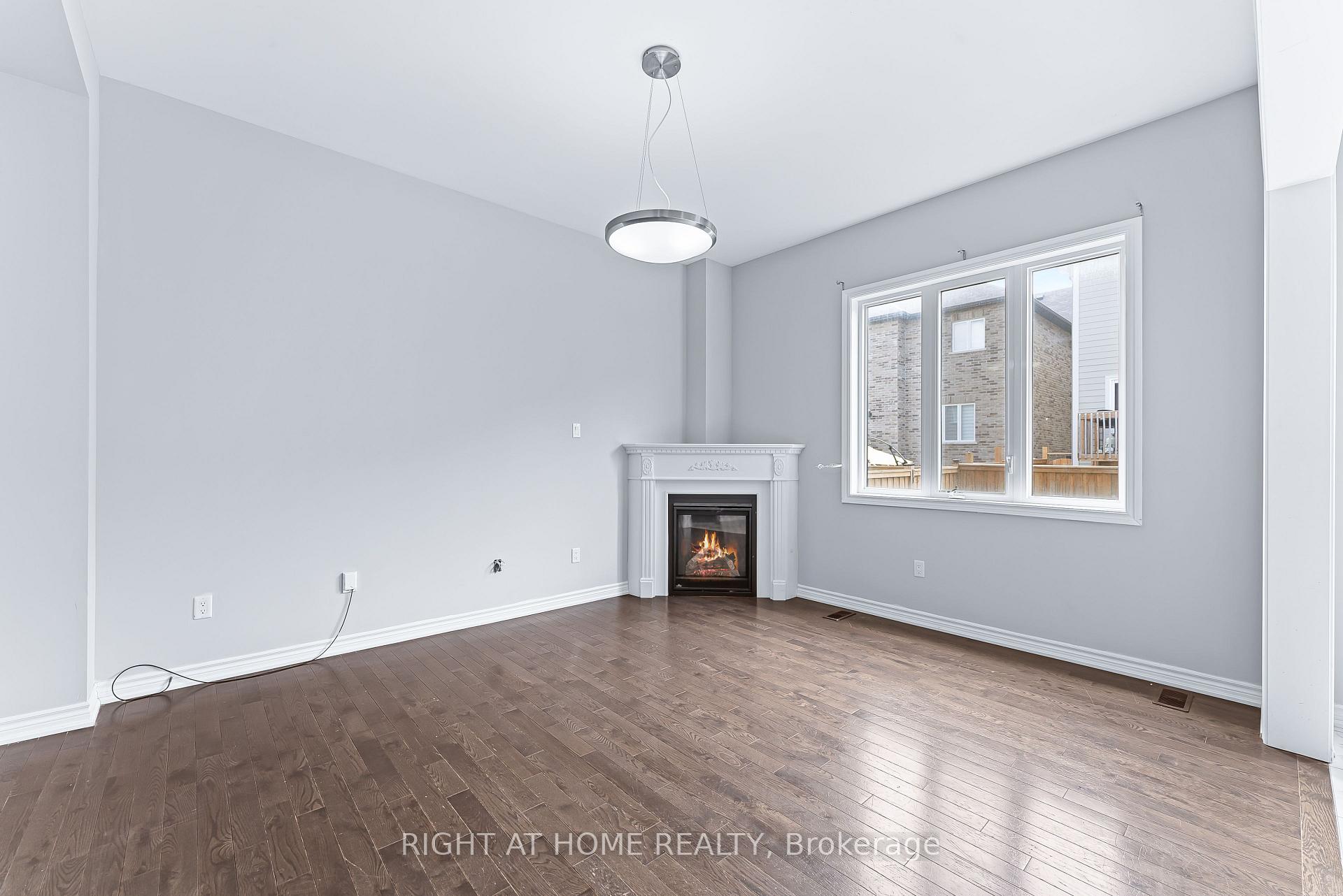 Photo 10 of 1157 Peelar (MAIN AND 2ND FLOOR) Crescent, Innisfil, Lefroy — HOMEH