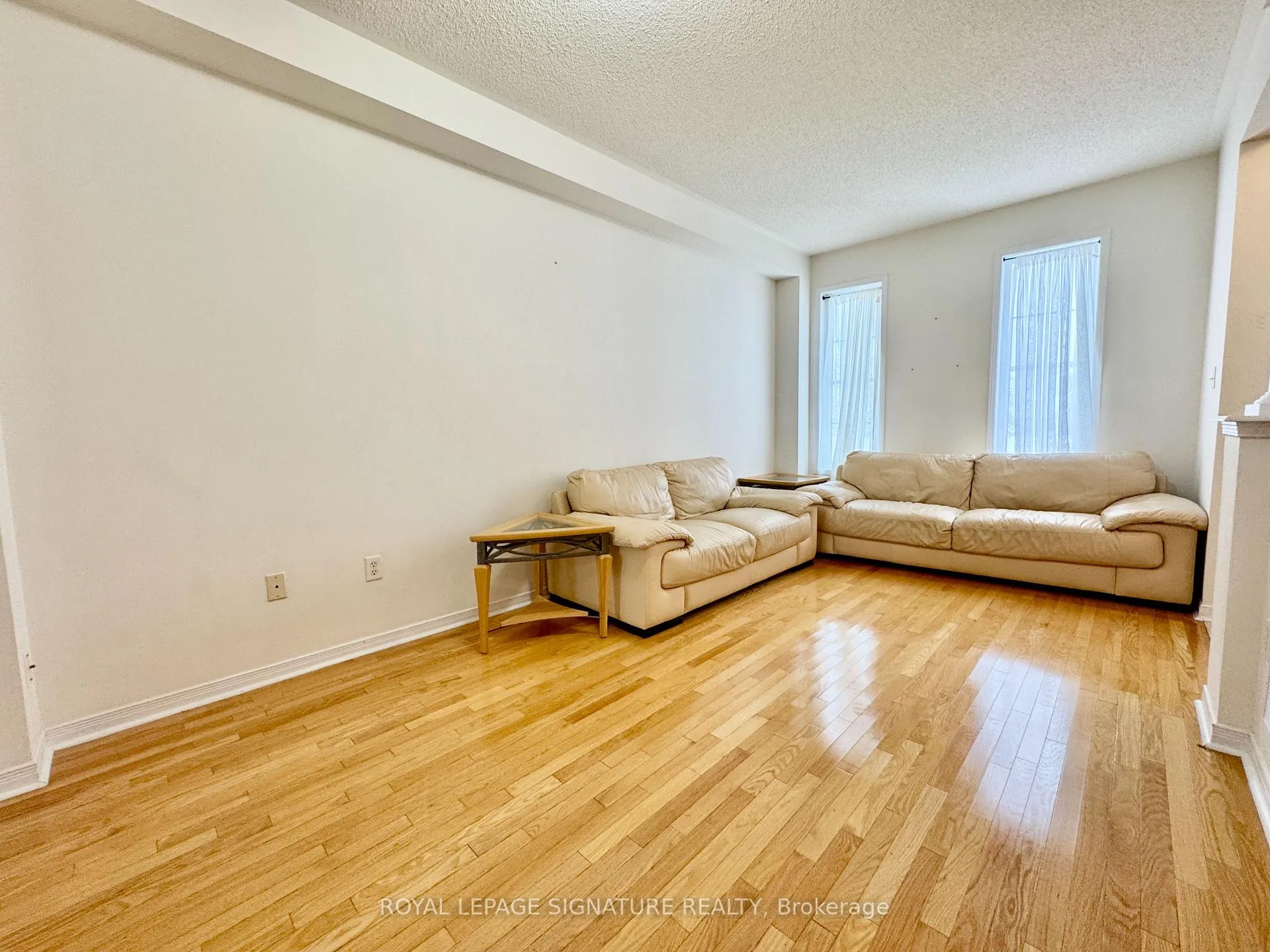 Photo 4 of 7 Yale Lane, Markham, Cornell — HOMEH