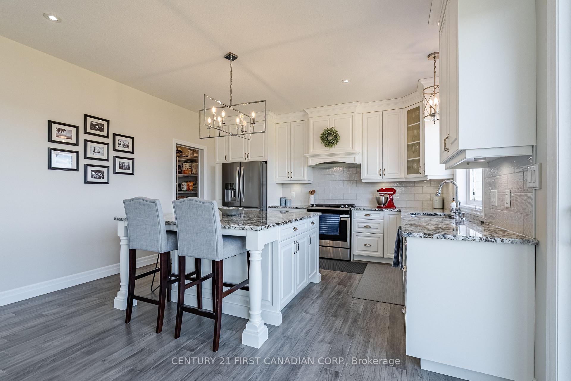 Photo 14 of 120 Coyne Lane, Lucan Biddulph, Lucan — HOMEH