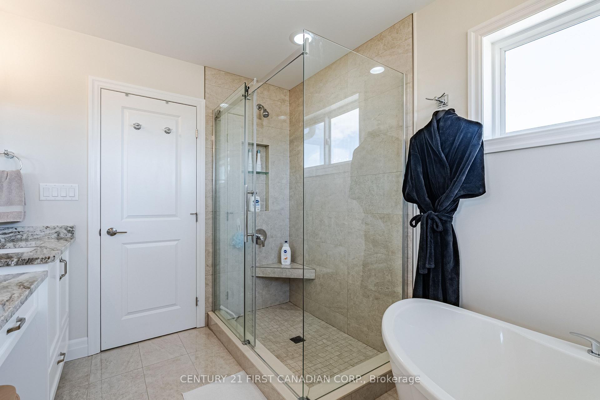 Photo 28 of 120 Coyne Lane, Lucan Biddulph, Lucan — HOMEH