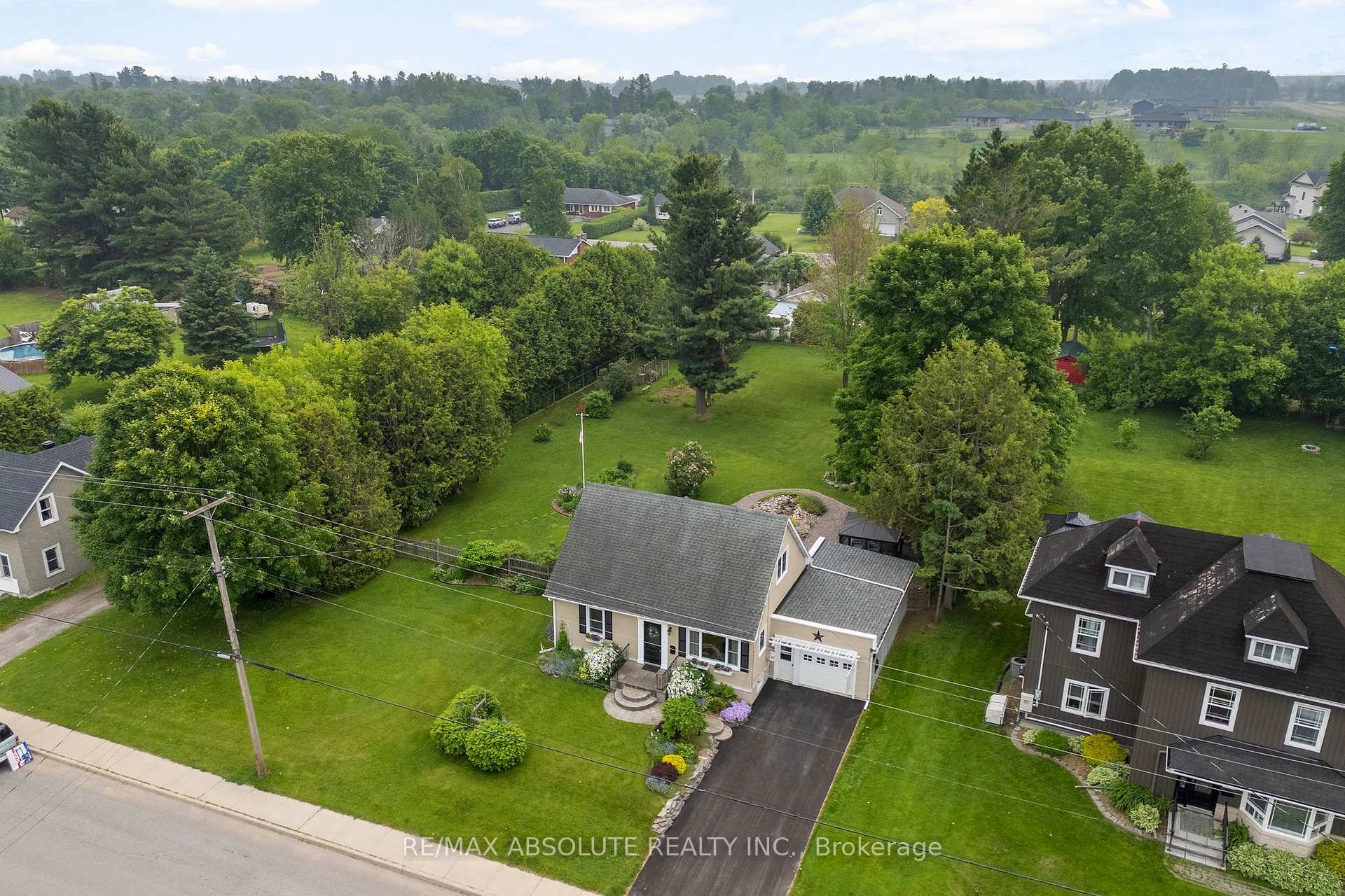 Photo 2 of 150 Poole Street, McNab/Braeside, Mcnab/Braeside Twps — HOMEH