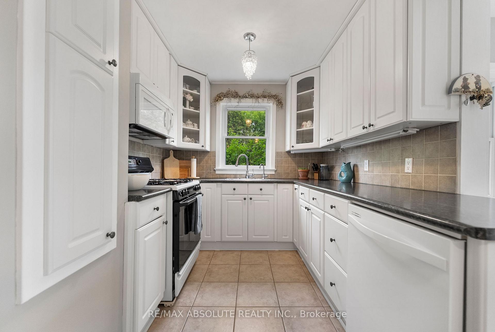 Photo 10 of 150 Poole Street, McNab/Braeside, Mcnab/Braeside Twps — HOMEH