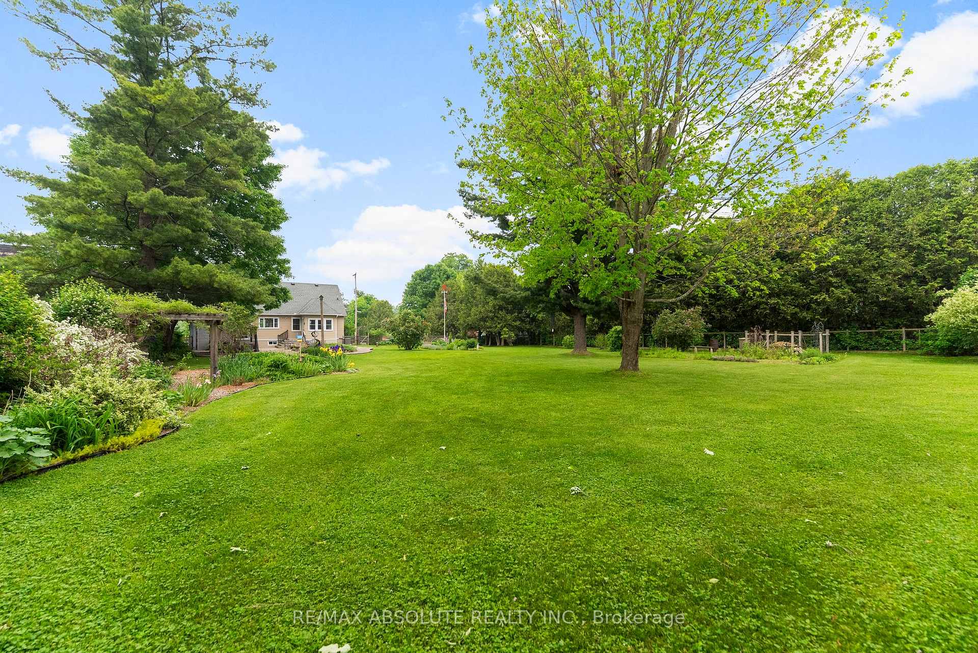 Photo 33 of 150 Poole Street, McNab/Braeside, Mcnab/Braeside Twps — HOMEH