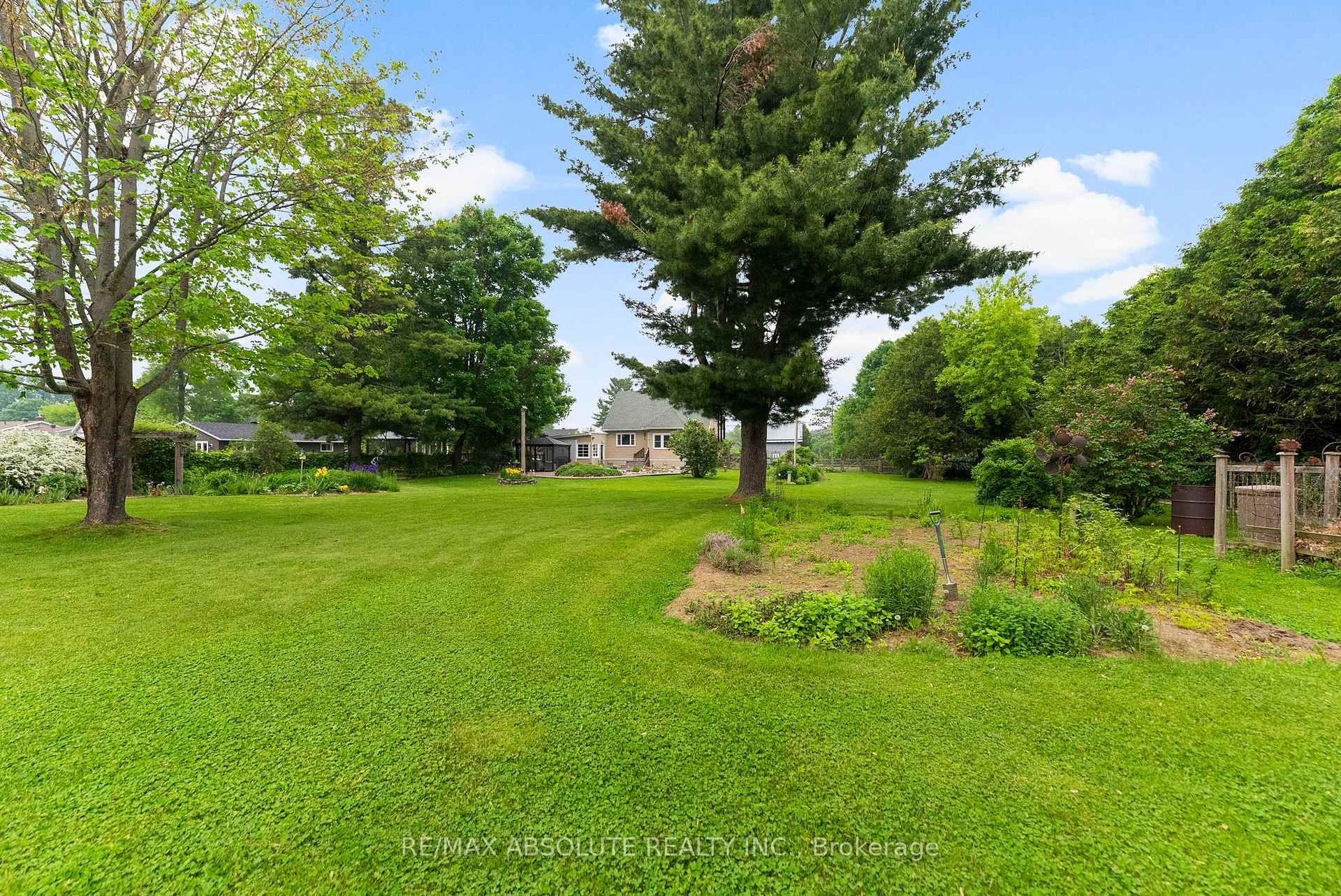 Photo 34 of 150 Poole Street, McNab/Braeside, Mcnab/Braeside Twps — HOMEH