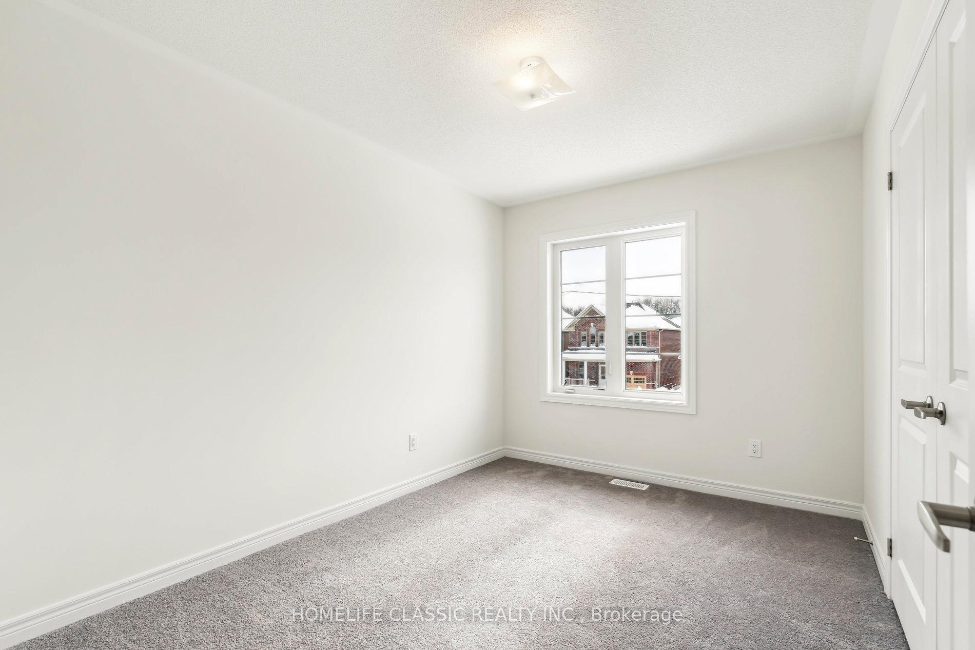 Photo 14 of 1286 Davis Loop, Innisfil, Lefroy — HOMEH