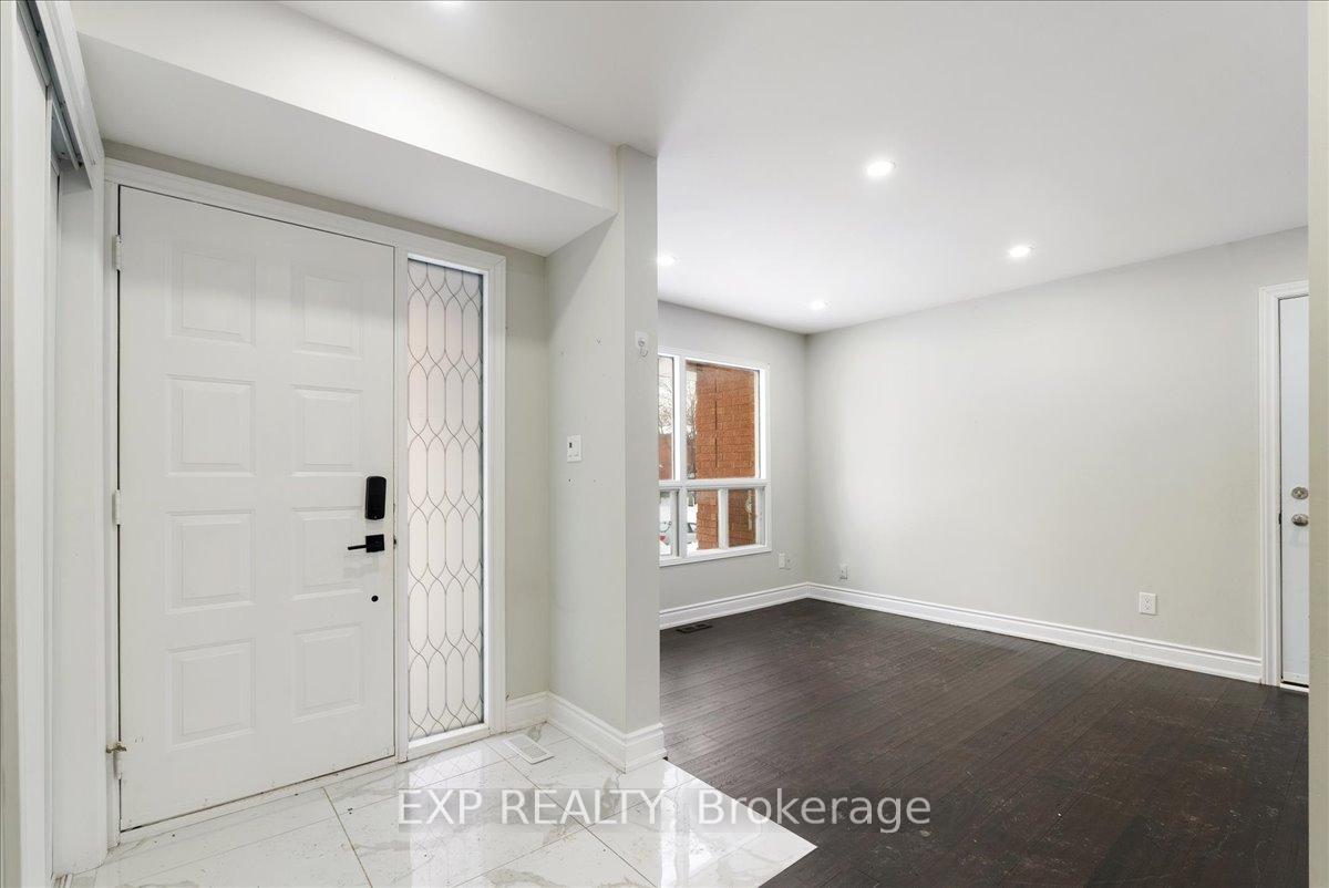 Photo 2 of 2529 Della Street, Innisfil, Alcona — HOMEH