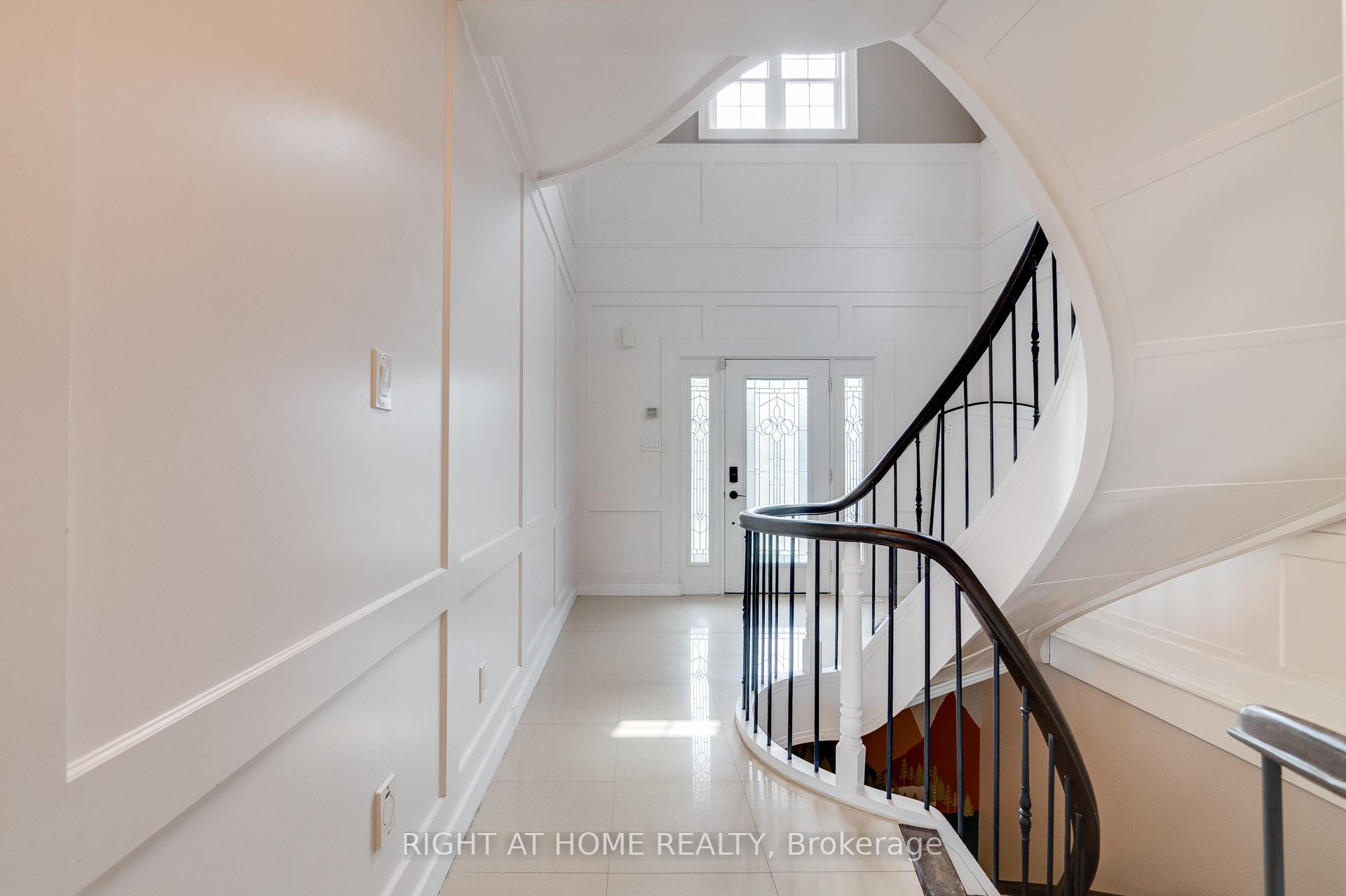 Photo 5 of 34 Parkvale Drive, Kitchener, Huron Park — HOMEH