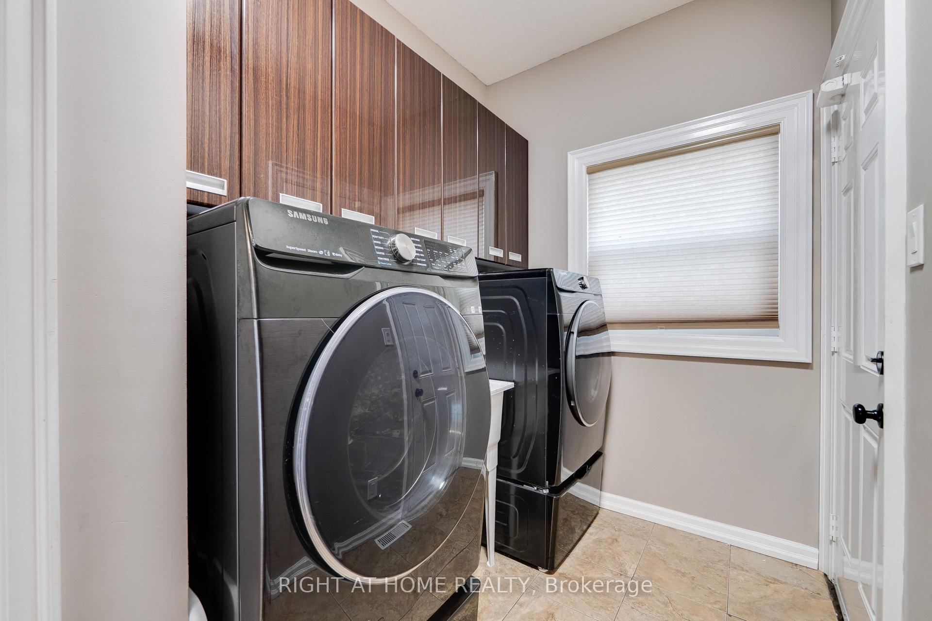 Photo 7 of 34 Parkvale Drive, Kitchener, Huron Park — HOMEH