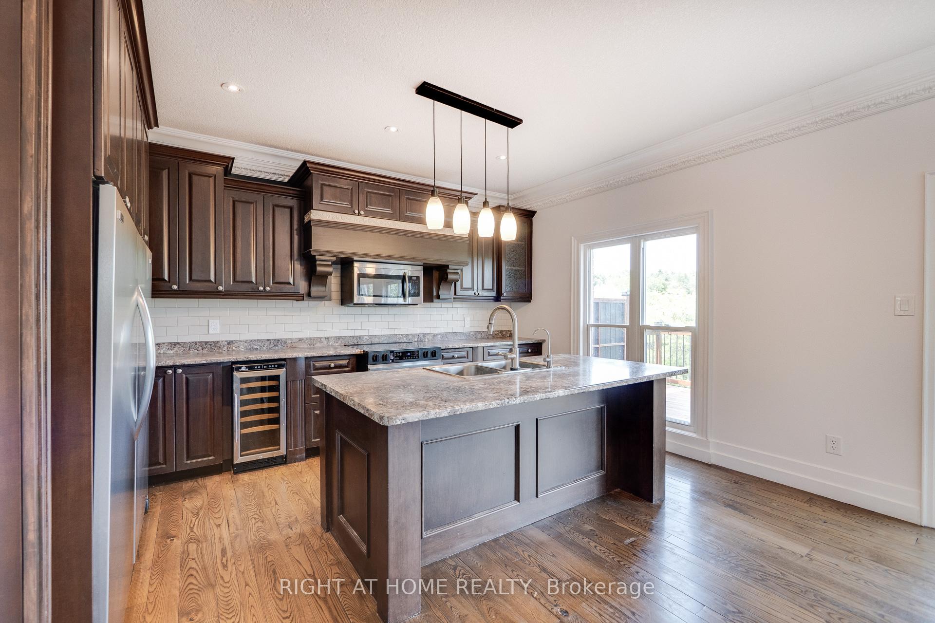 Photo 8 of 34 Parkvale Drive, Kitchener, Huron Park — HOMEH