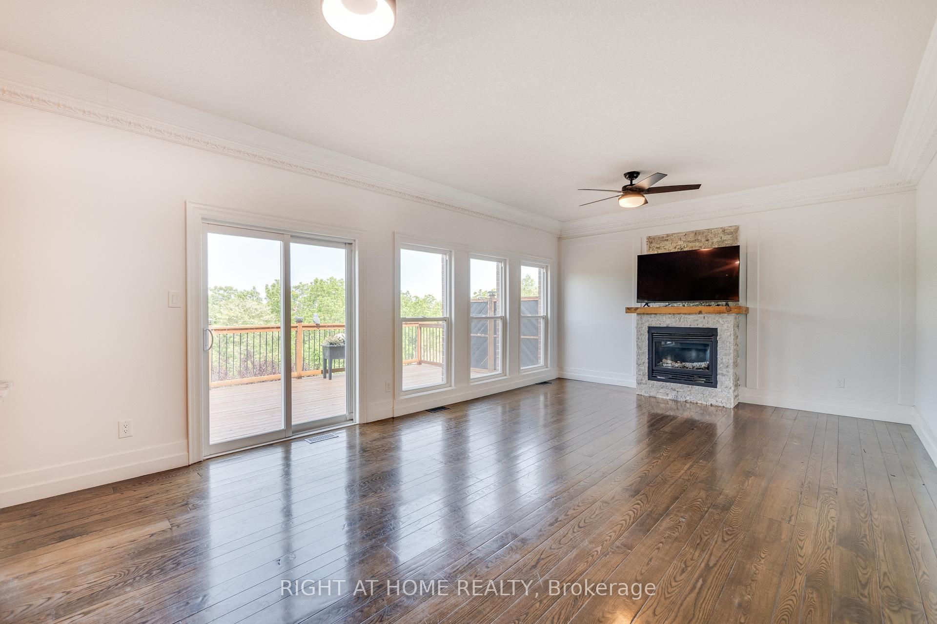 Photo 11 of 34 Parkvale Drive, Kitchener, Huron Park — HOMEH