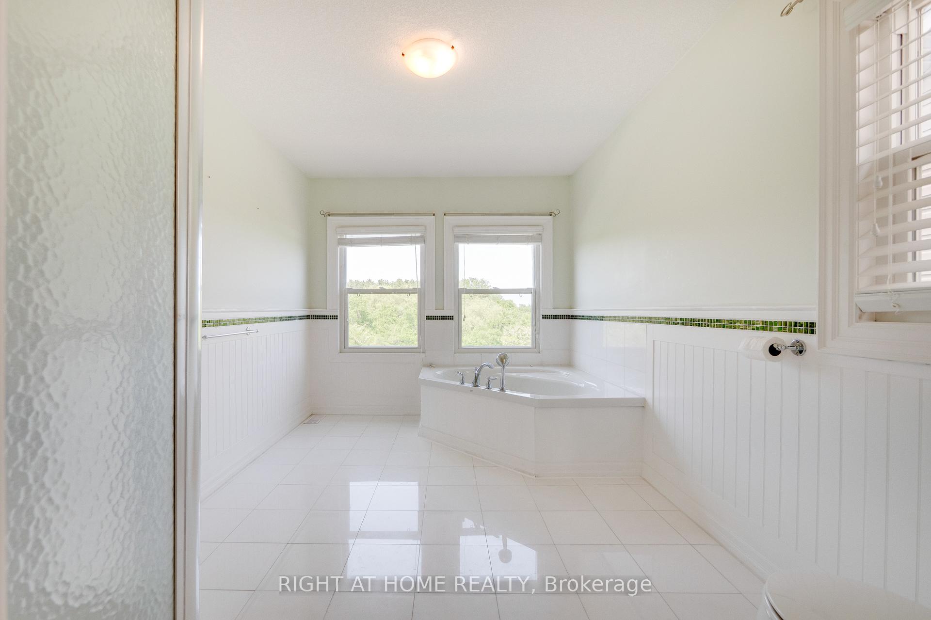 Photo 20 of 34 Parkvale Drive, Kitchener, Huron Park — HOMEH