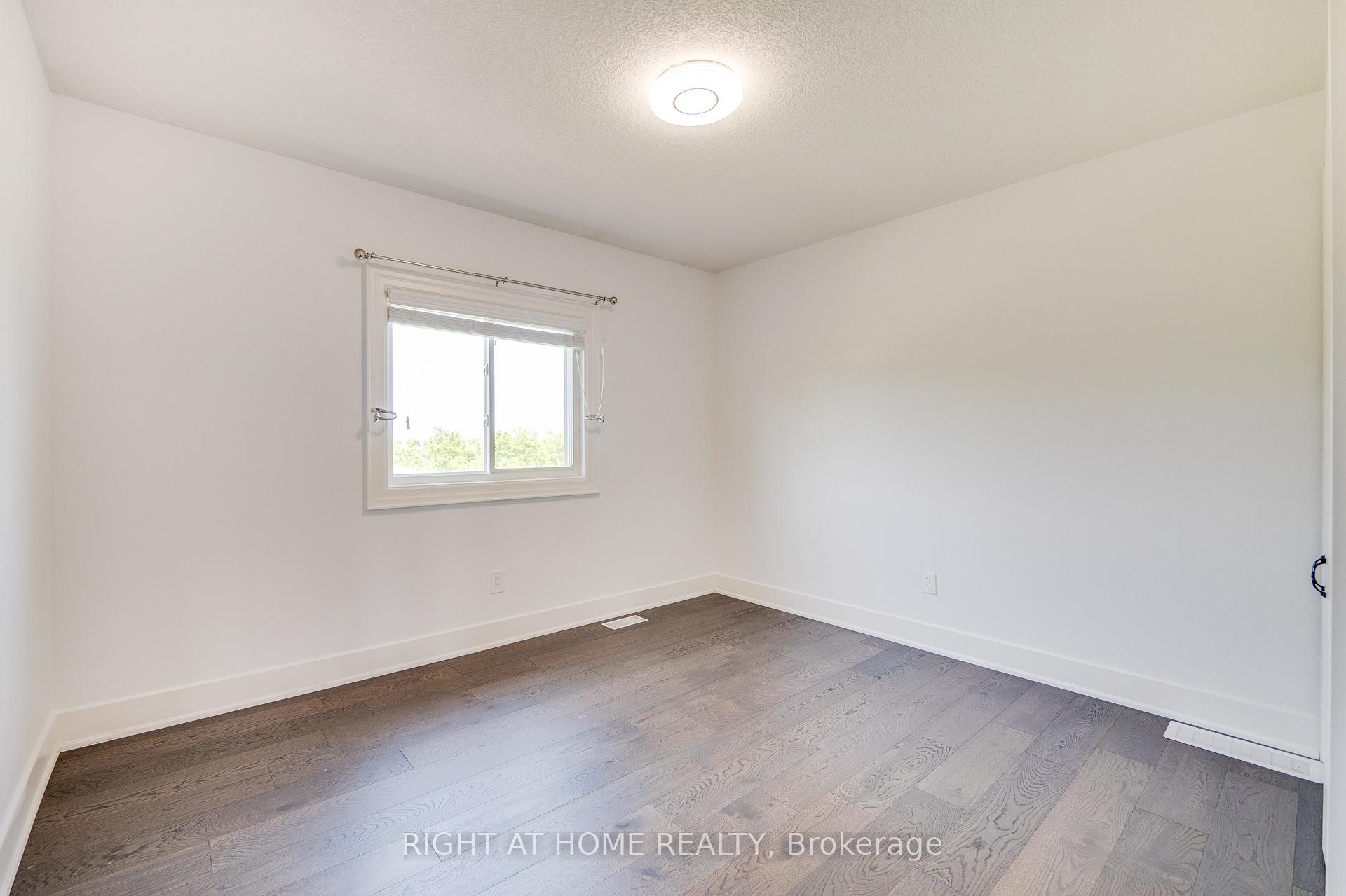Photo 21 of 34 Parkvale Drive, Kitchener, Huron Park — HOMEH