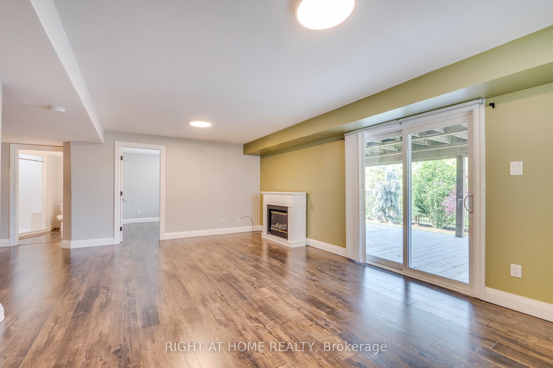 Photo 28 of 34 Parkvale Drive, Kitchener, Huron Park — HOMEH