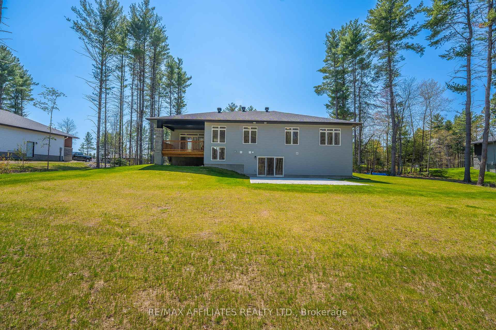 Photo 18 of 132 Raymond Luhta Crescent, McNab/Braeside, Mcnab/Braeside Twps — HOMEH