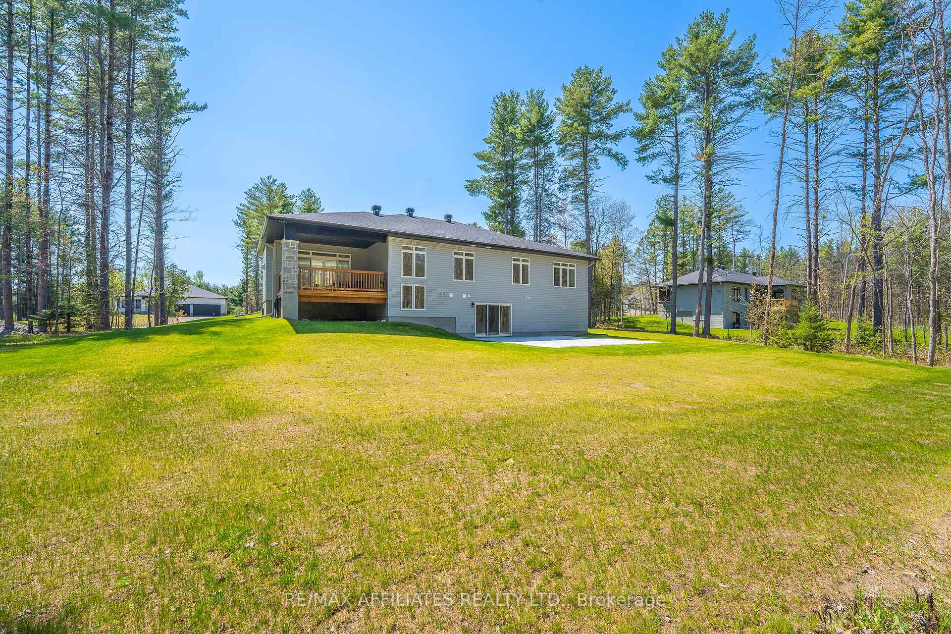Photo 19 of 132 Raymond Luhta Crescent, McNab/Braeside, Mcnab/Braeside Twps — HOMEH