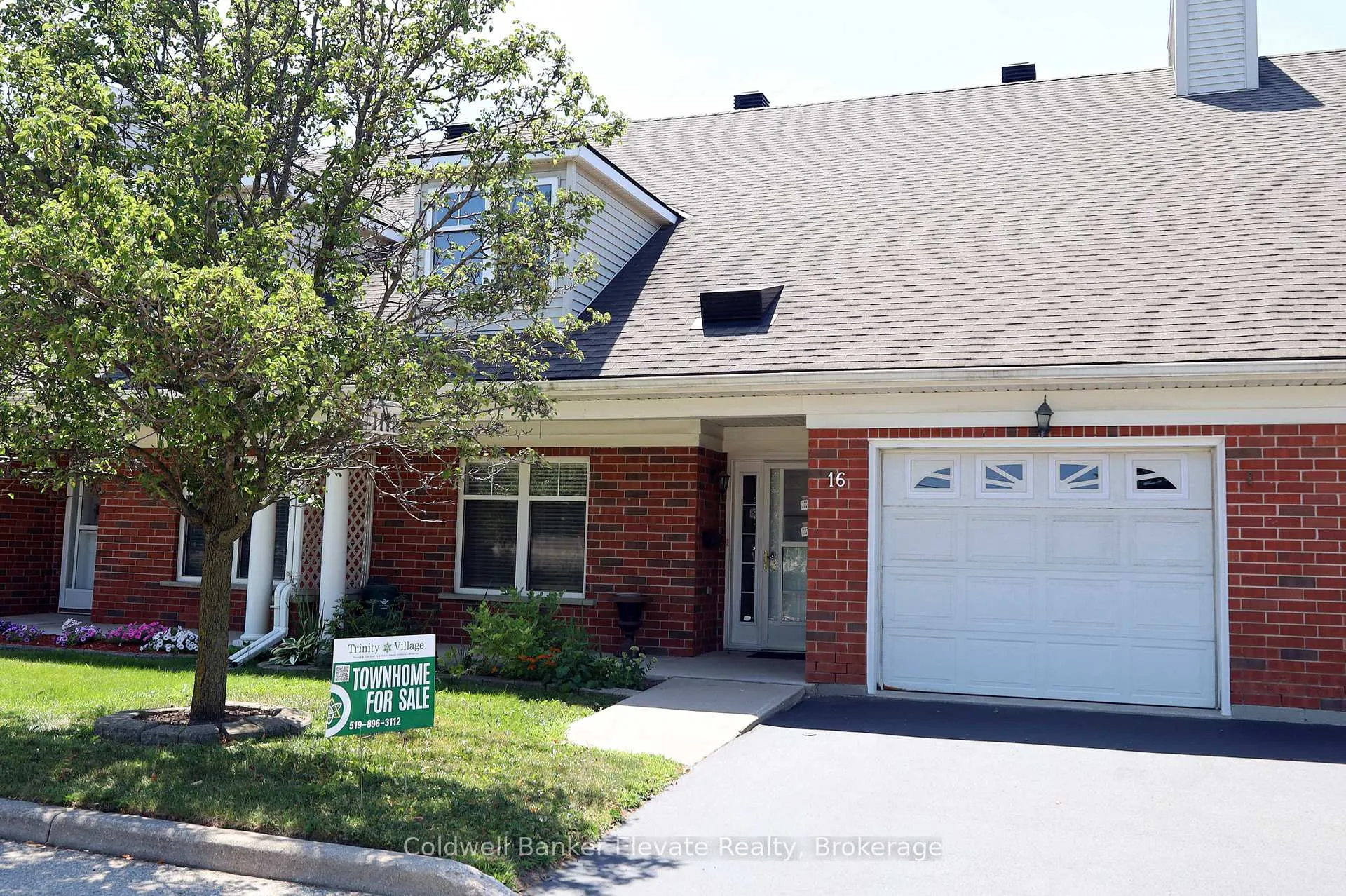 Photo 2 of Unit 16, 2705 Kingsway Drive, Kitchener — HOMEH