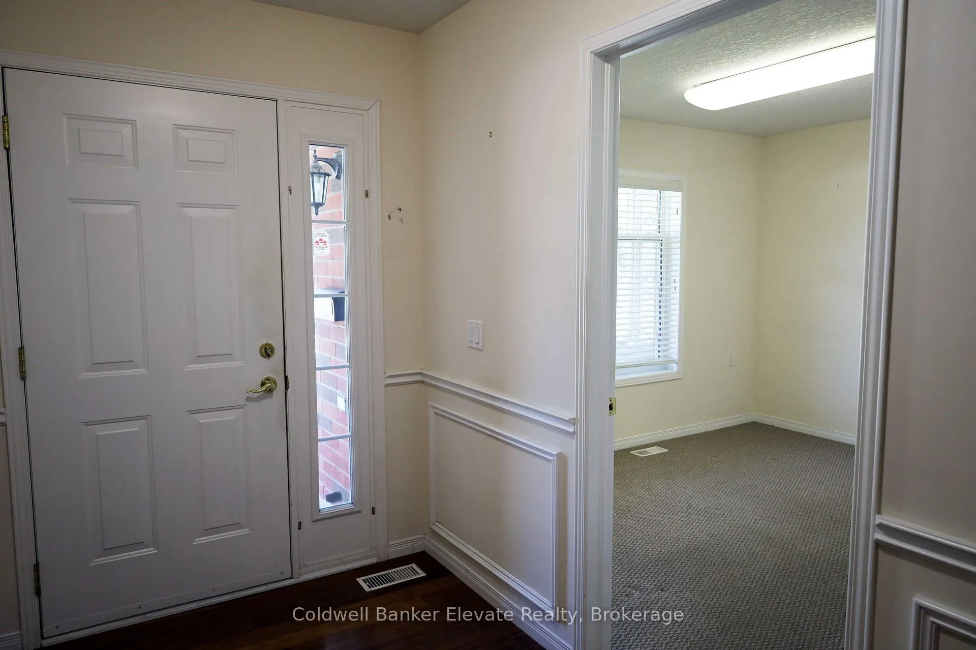 Photo 5 of Unit 16, 2705 Kingsway Drive, Kitchener — HOMEH