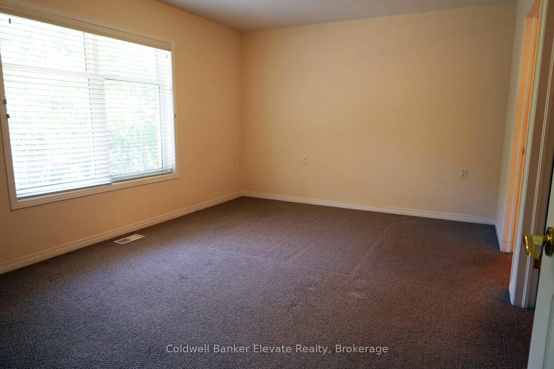 Photo 24 of Unit 16, 2705 Kingsway Drive, Kitchener — HOMEH