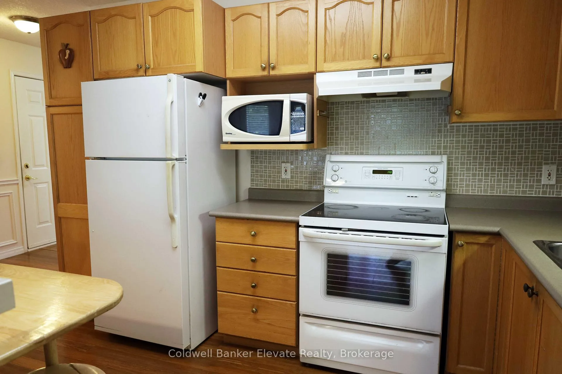Photo 33 of Unit 16, 2705 Kingsway Drive, Kitchener — HOMEH