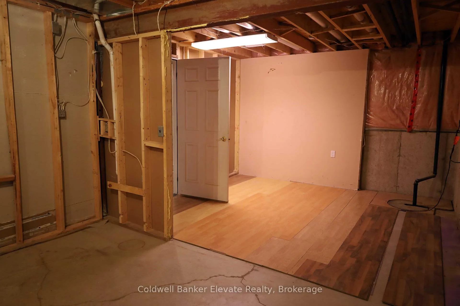 Photo 38 of Unit 16, 2705 Kingsway Drive, Kitchener — HOMEH