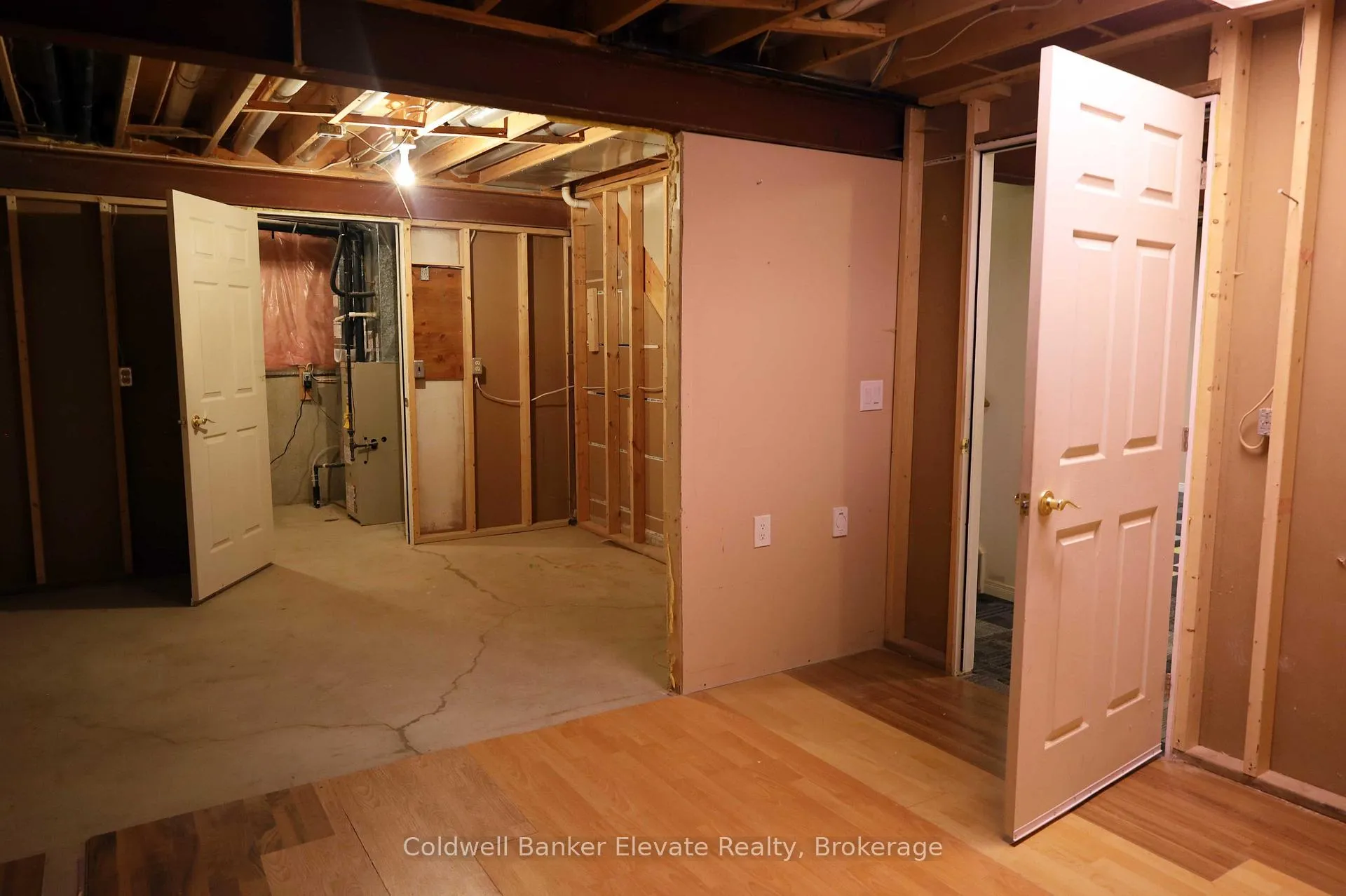 Photo 39 of Unit 16, 2705 Kingsway Drive, Kitchener — HOMEH