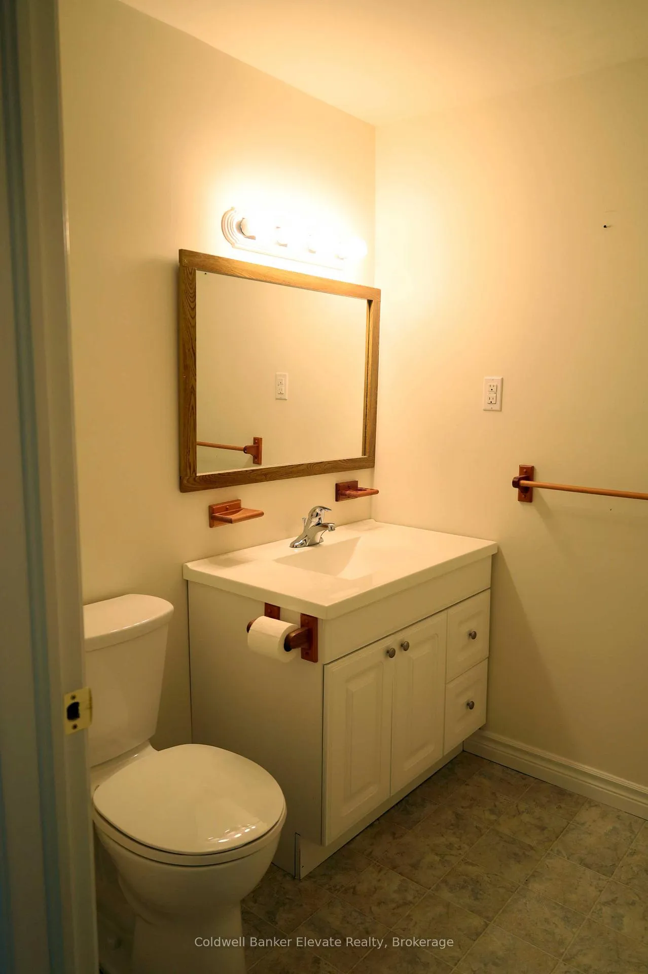 Photo 43 of Unit 16, 2705 Kingsway Drive, Kitchener — HOMEH