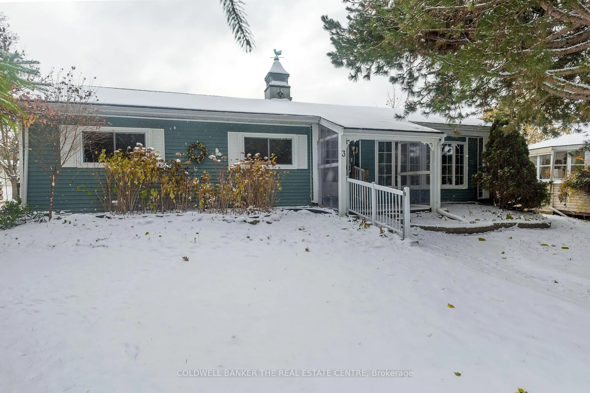 Photo 2 of 3 Maple Court, Innisfil, Rural Innisfil — HOMEH