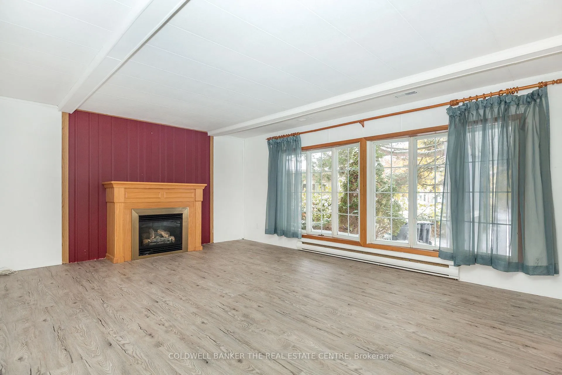 Photo 5 of 3 Maple Court, Innisfil, Rural Innisfil — HOMEH