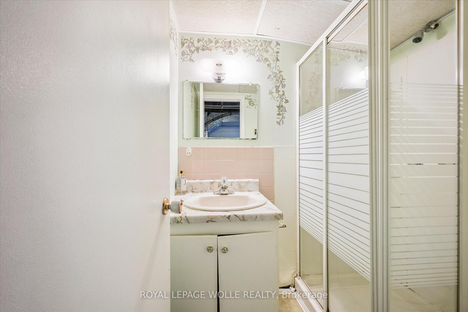 Photo 31 of 67 Traynor Avenue, Kitchener — HOMEH