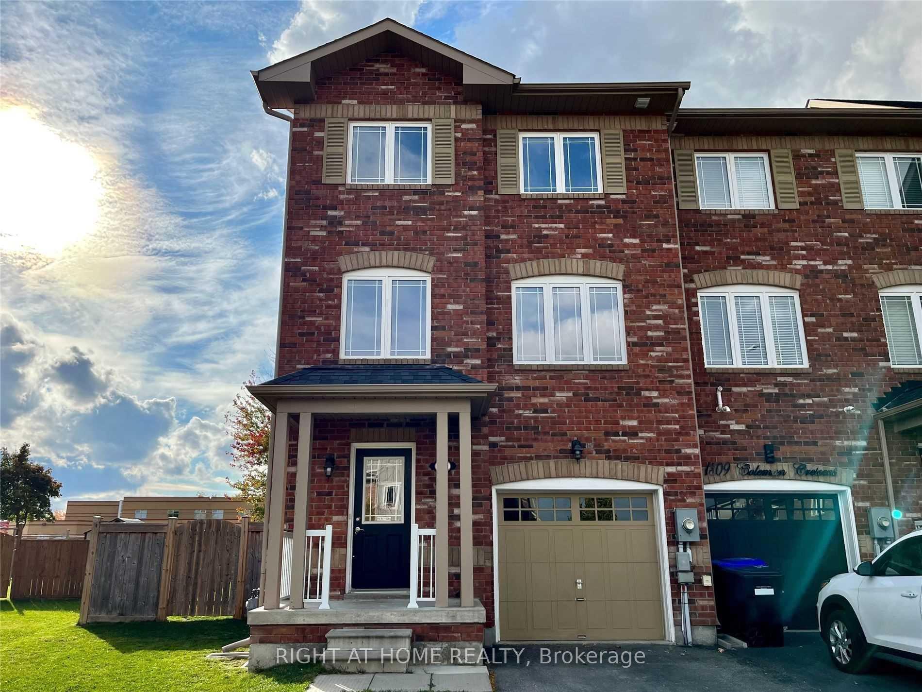 Photo 1 of 1307 Coleman Crescent, Innisfil, Alcona — HOMEH