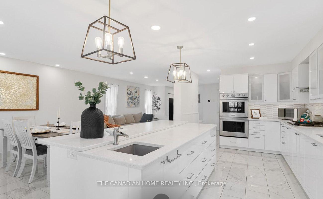 Photo 11 of 524 Snowdrop Court, Kitchener — HOMEH