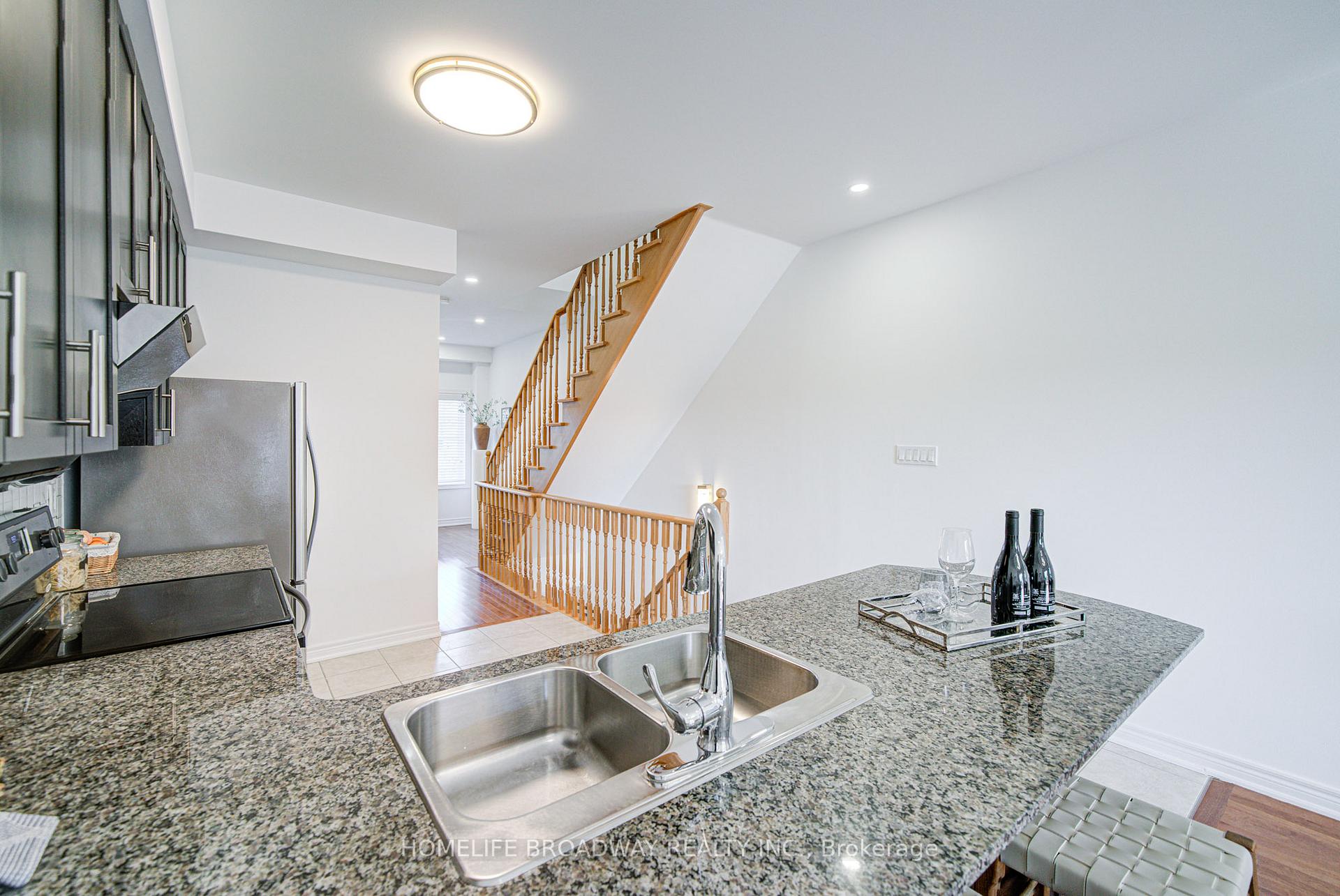 Photo 13 of 9453 Kennedy Road, Markham, Berczy — HOMEH