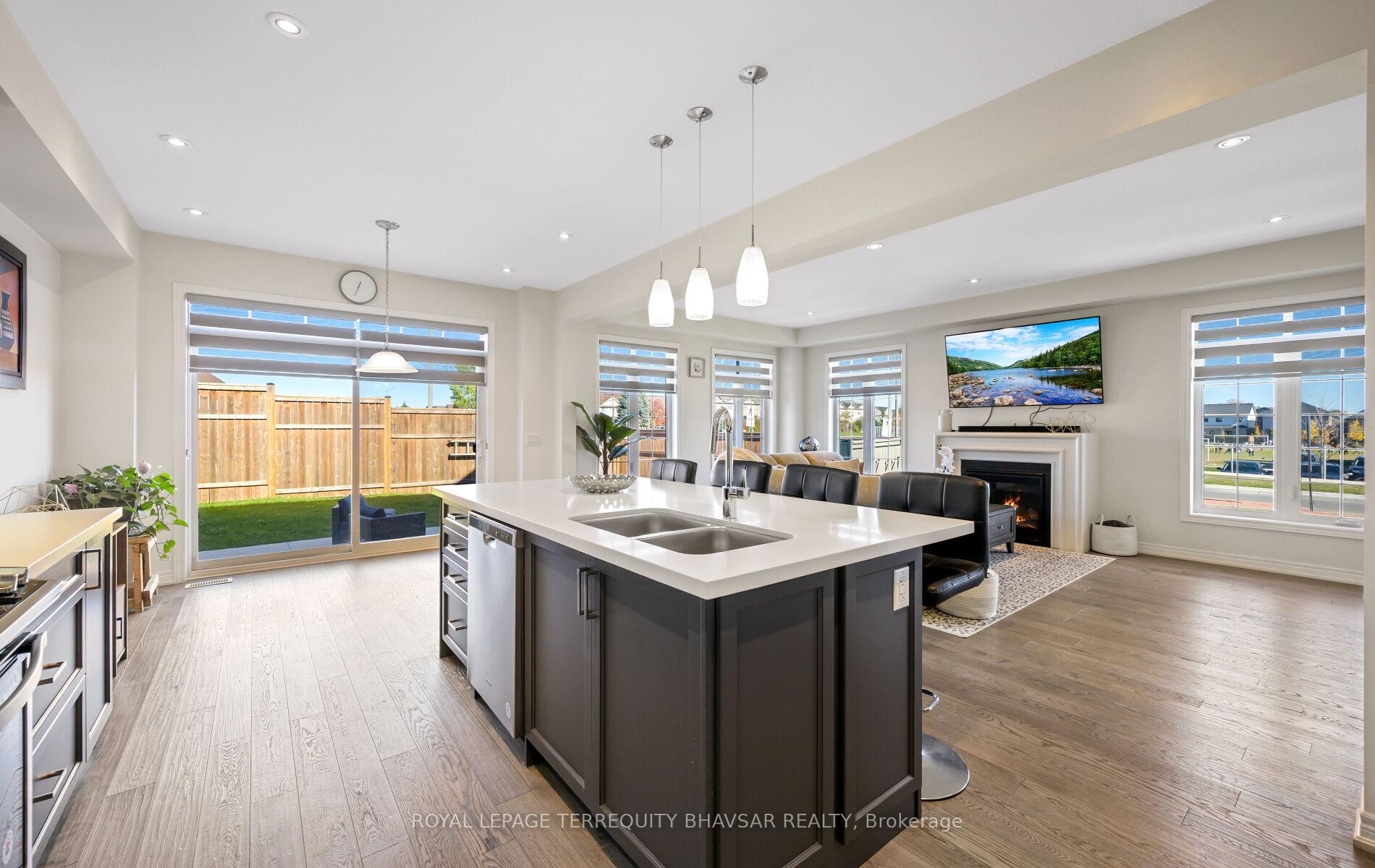 Photo 6 of 2 William Dunlop Street, Kitchener — HOMEH