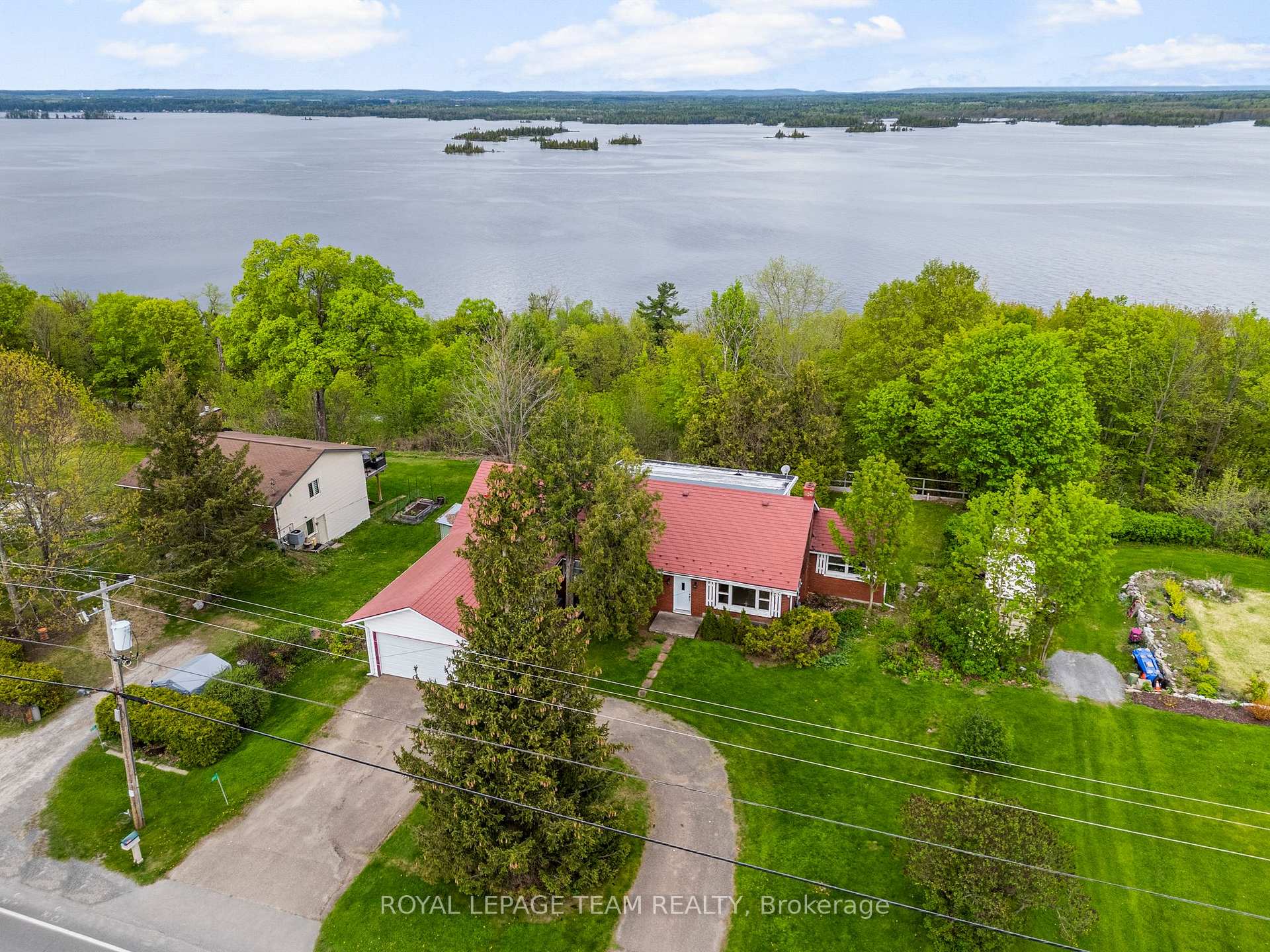 Photo 1 of 1056 River Road, McNab/Braeside, Mcnab/Braeside Twps — HOMEH