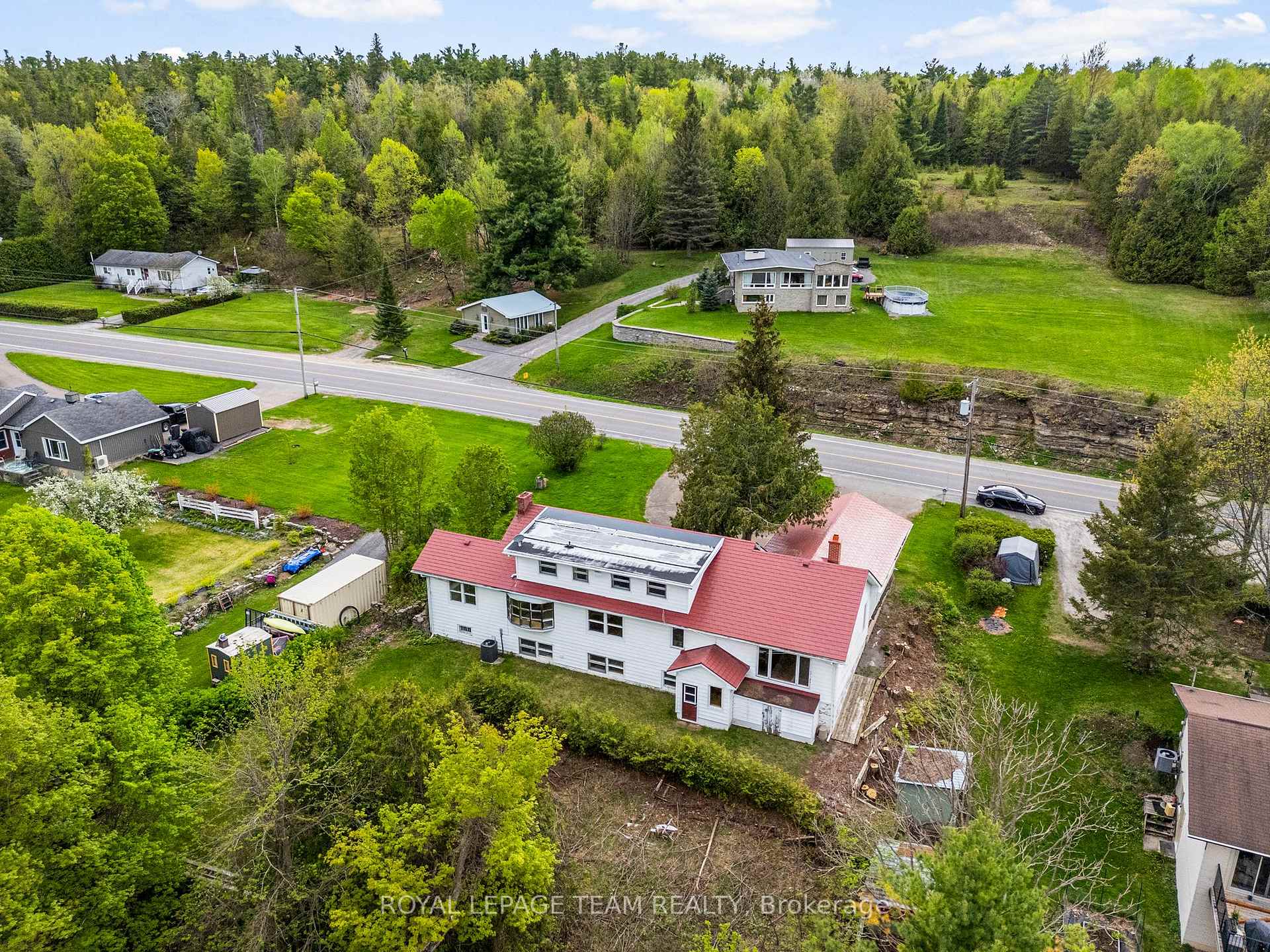 Photo 2 of 1056 River Road, McNab/Braeside, Mcnab/Braeside Twps — HOMEH