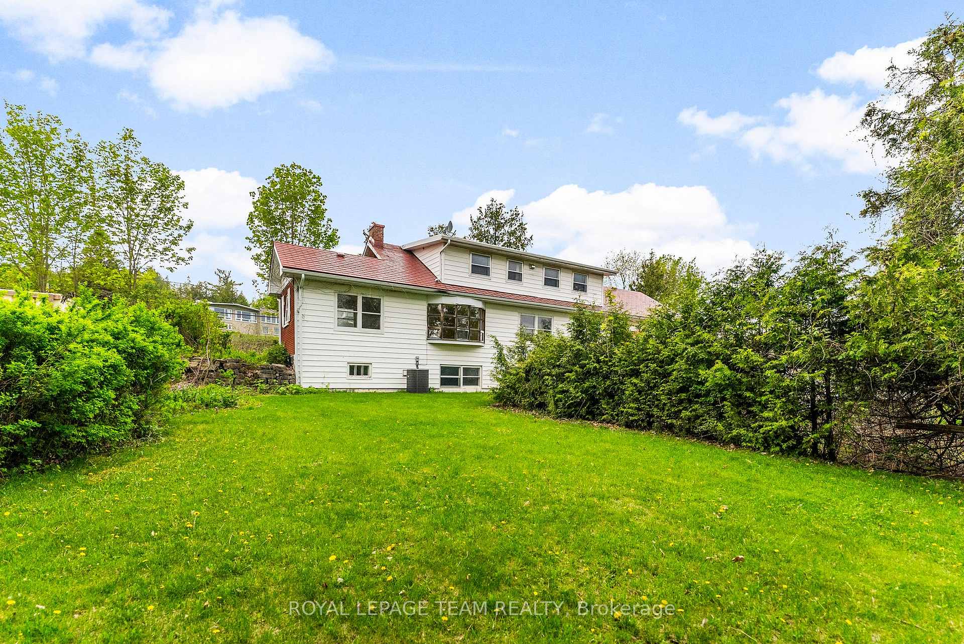 Photo 3 of 1056 River Road, McNab/Braeside, Mcnab/Braeside Twps — HOMEH