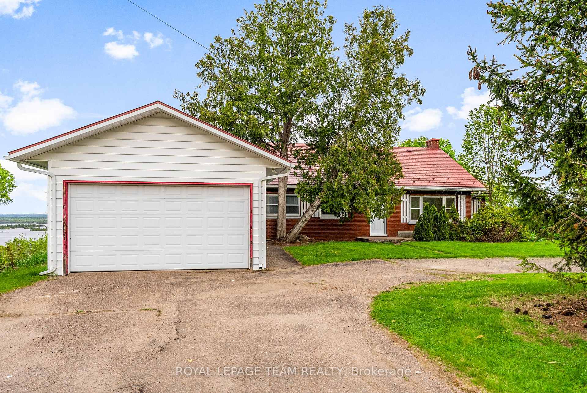 Photo 4 of 1056 River Road, McNab/Braeside, Mcnab/Braeside Twps — HOMEH