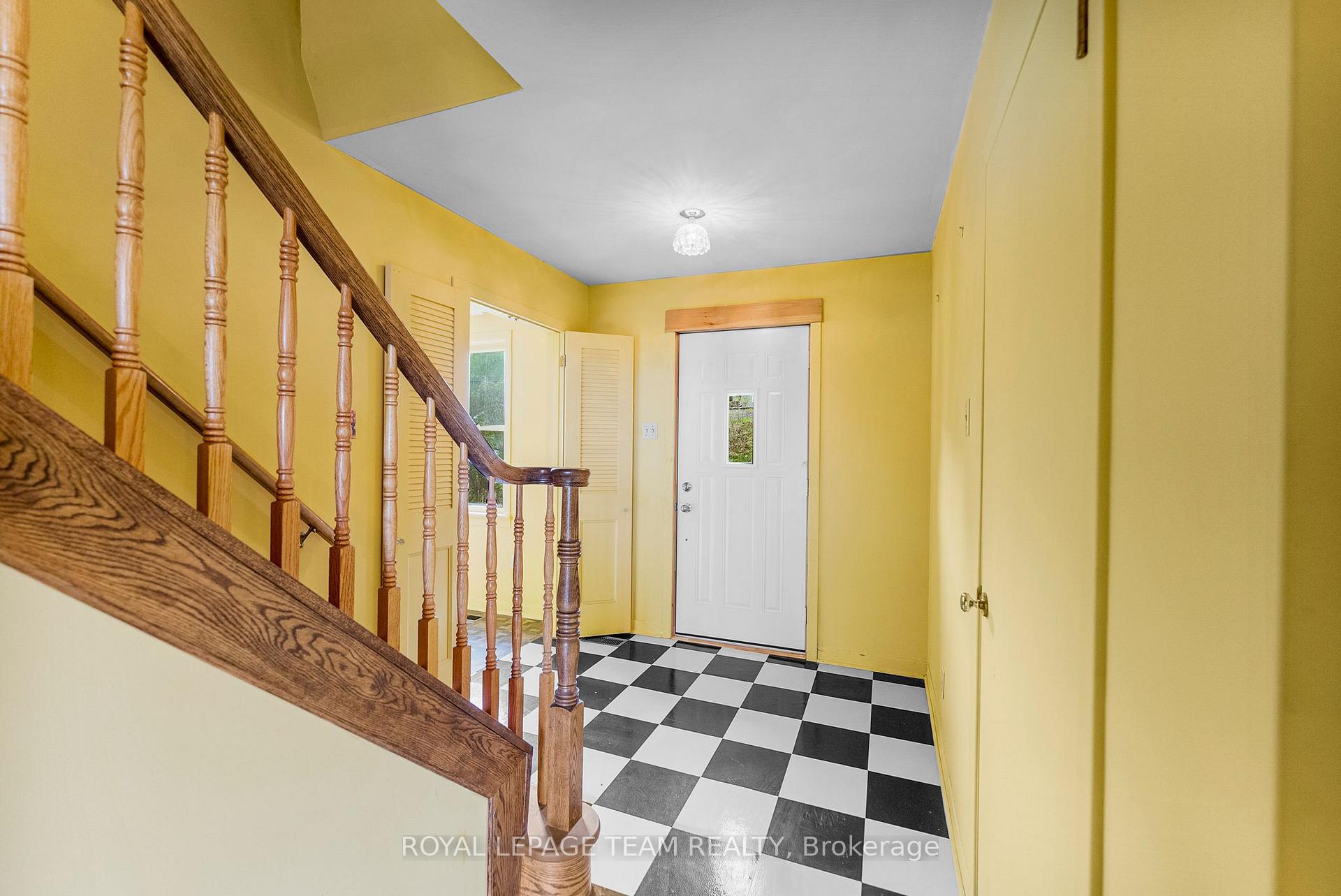 Photo 5 of 1056 River Road, McNab/Braeside, Mcnab/Braeside Twps — HOMEH
