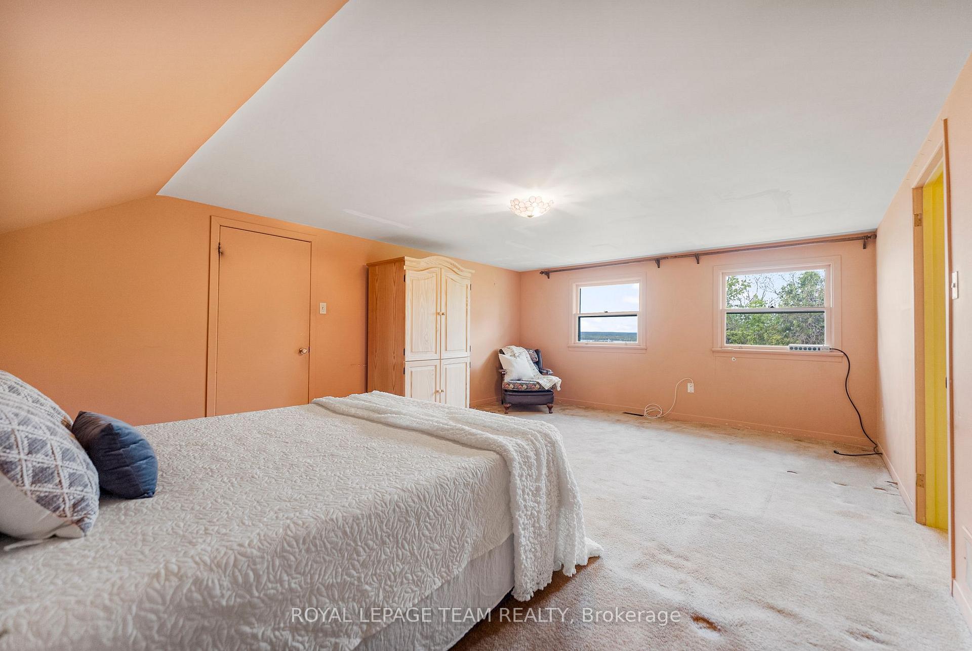 Photo 25 of 1056 River Road, McNab/Braeside, Mcnab/Braeside Twps — HOMEH