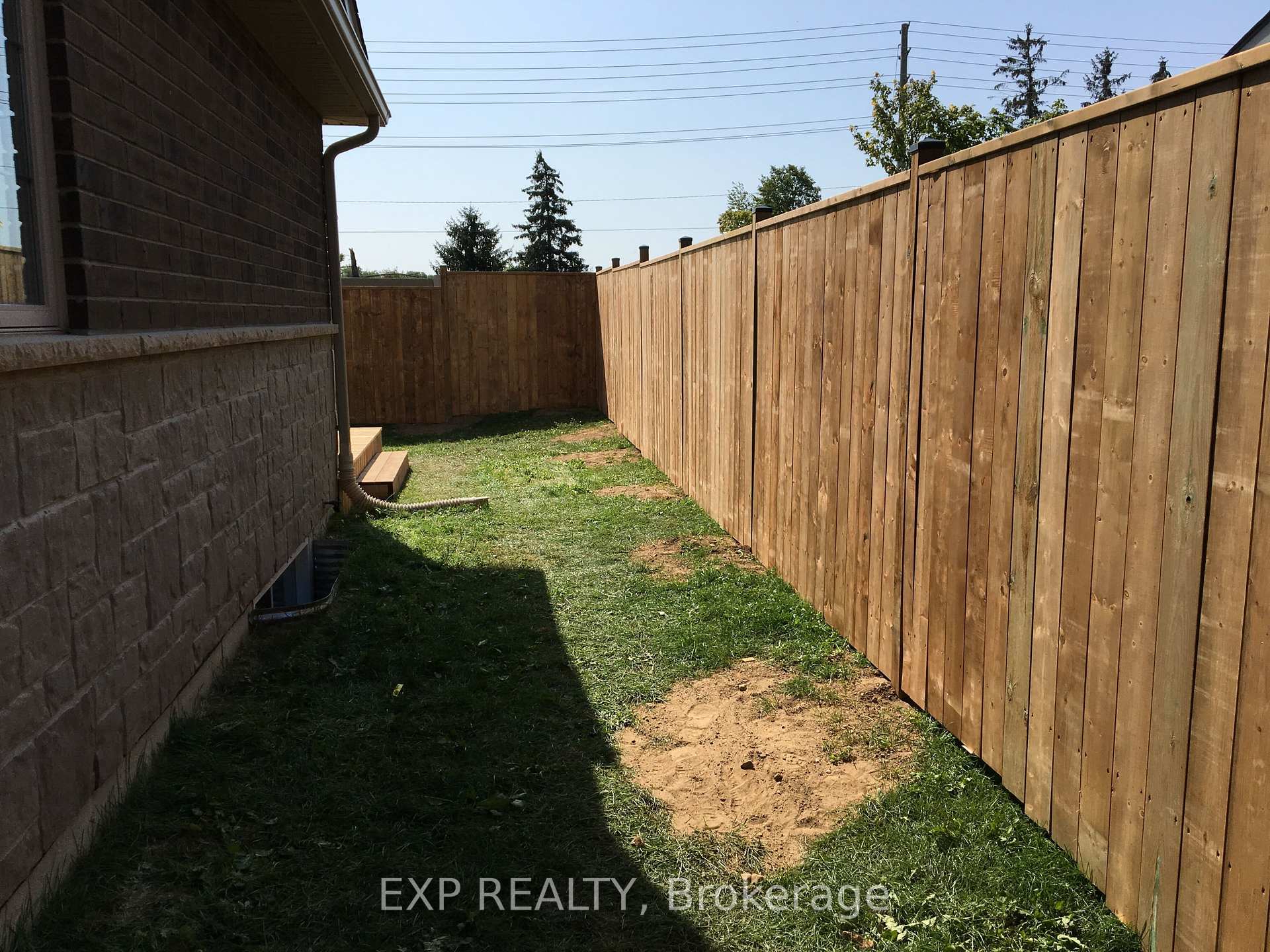 Photo 13 of 106 Rochefort Street, Kitchener — HOMEH