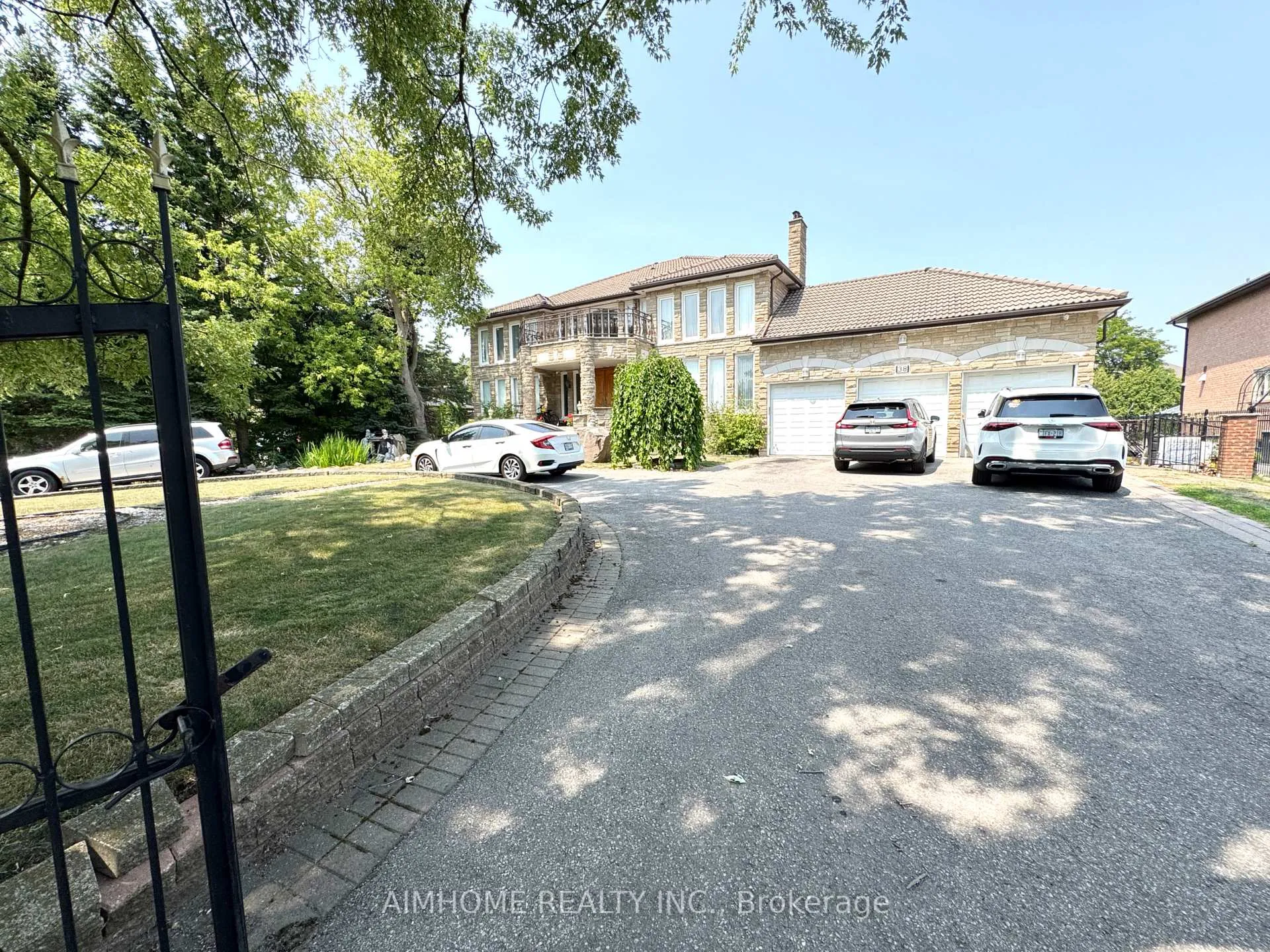 Front of 38 Lee (Basement) Avenue