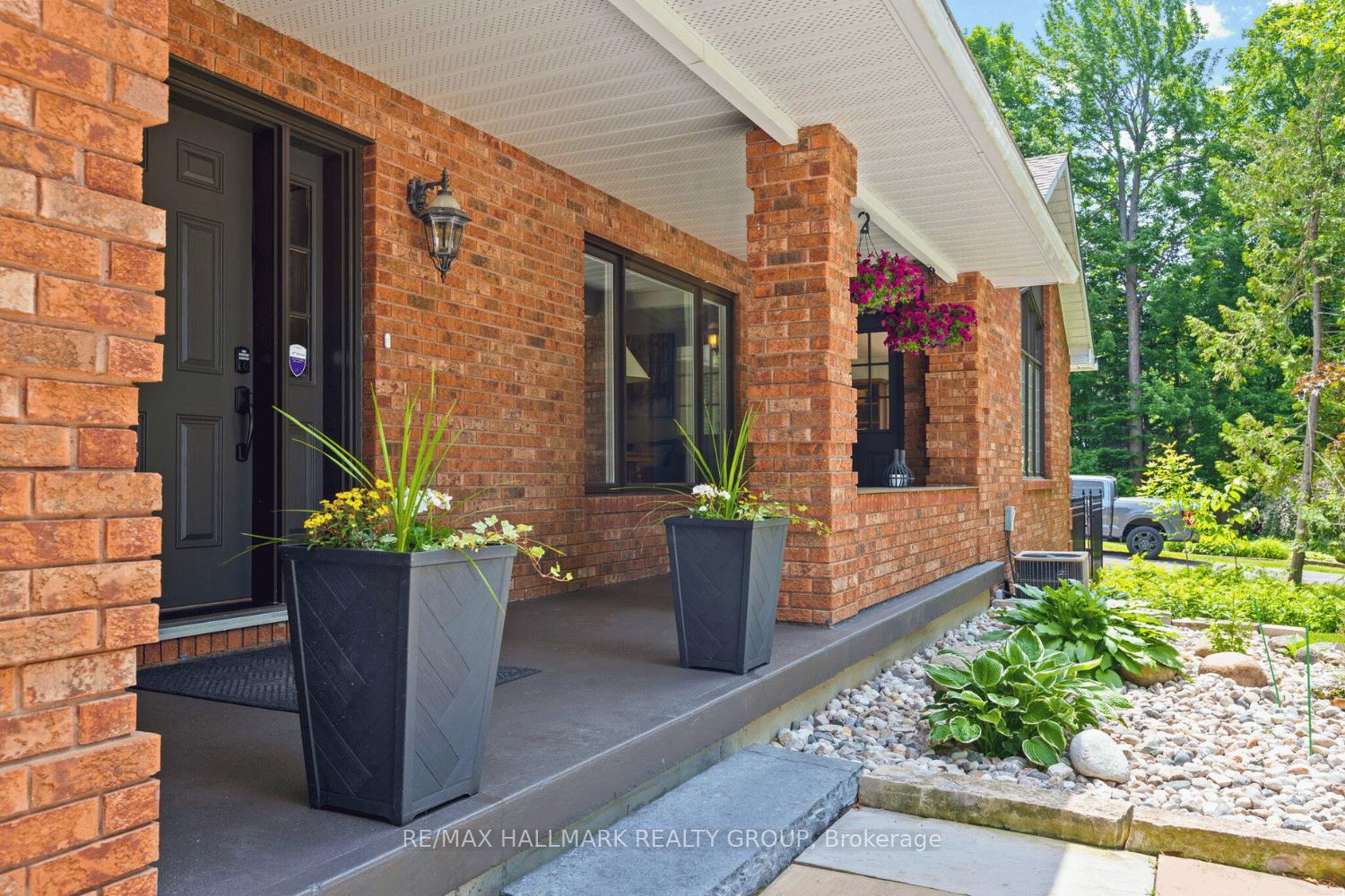 Photo 4 of 6431 Clingin Lane, Ottawa, Manotick South to Roger Stevens — HOMEH